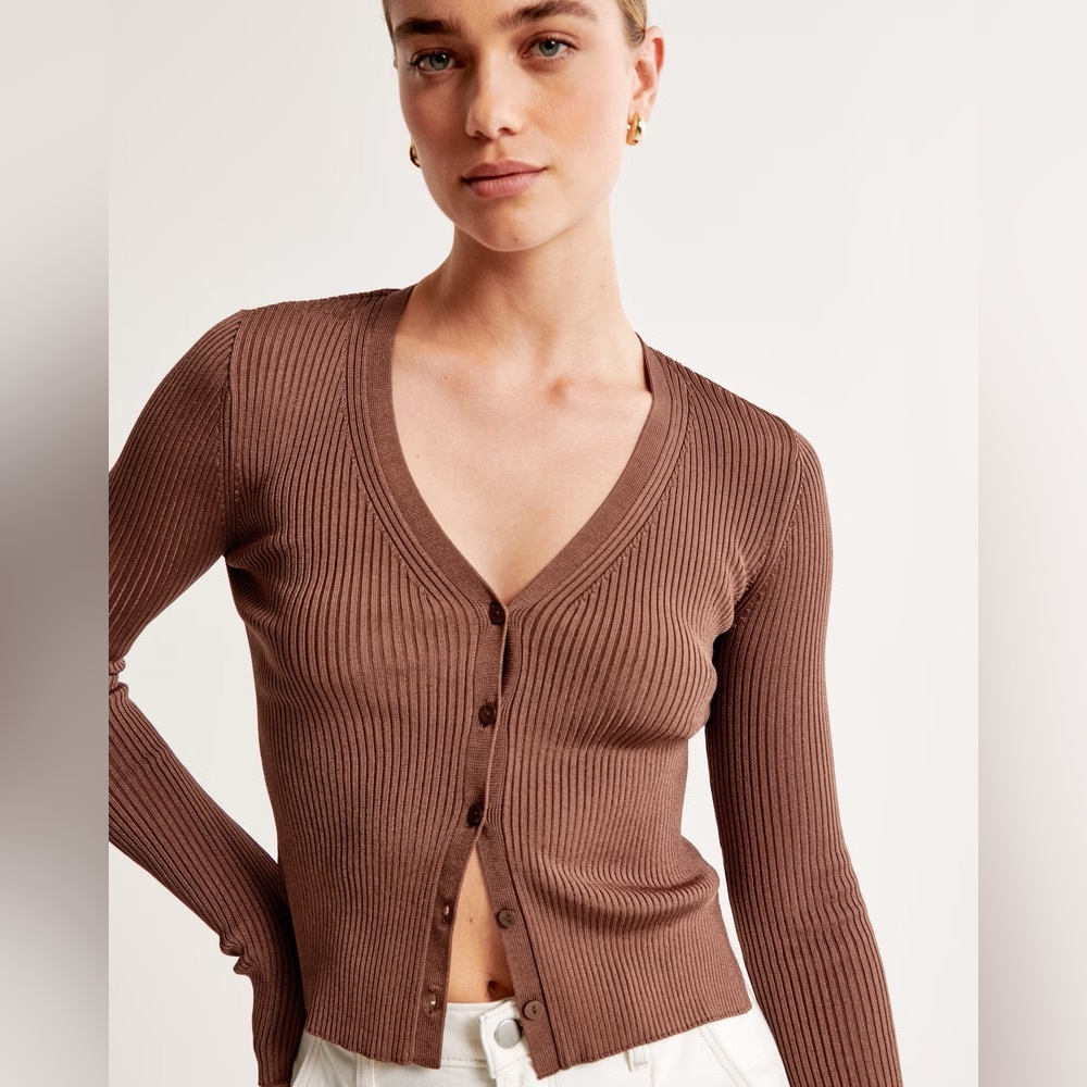 A & F Glossy Slim Cardigan - Medium